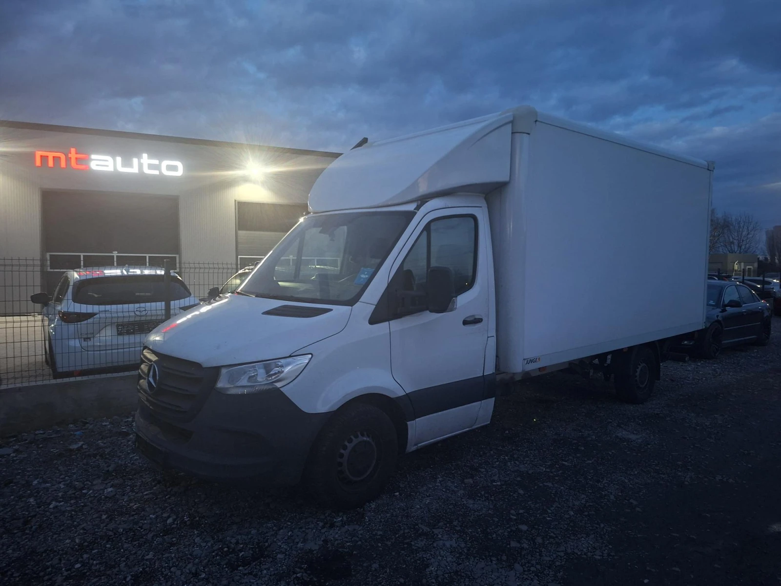 Mercedes-Benz Sprinter W907 - 317 Фургон - изображение 2