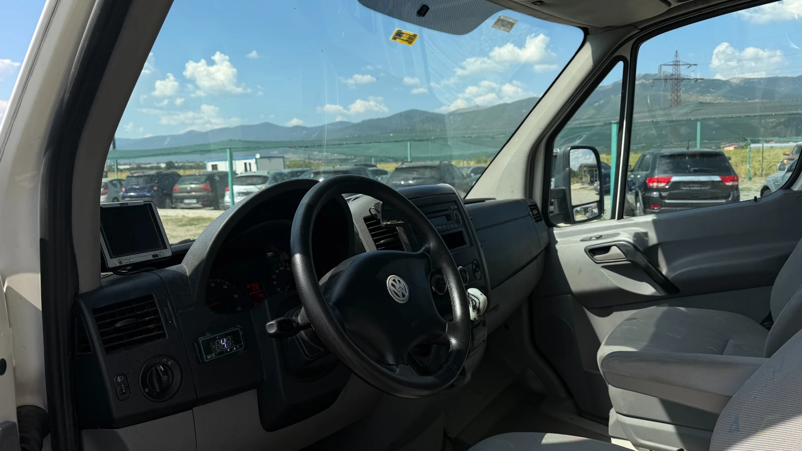 VW Crafter 2.5* 163 к.с* ХЛАДИЛЕН-16 градуса* , снимка 10 - Бусове и автобуси - 55595382