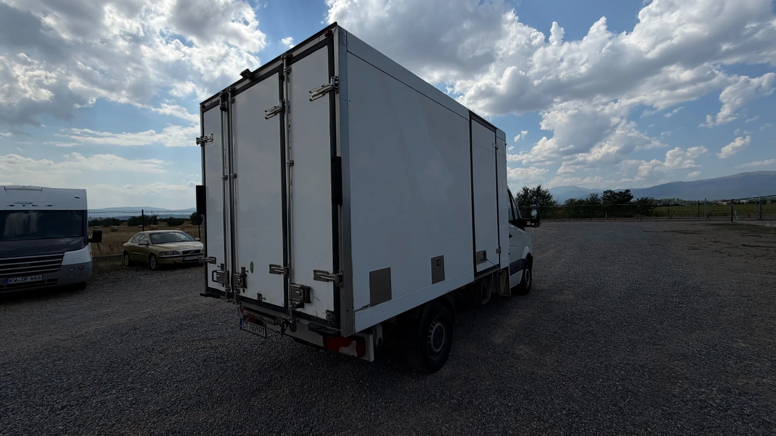 VW Crafter 2.5* 163 к.с* ХЛАДИЛЕН-16 градуса* , снимка 6 - Бусове и автобуси - 55595382
