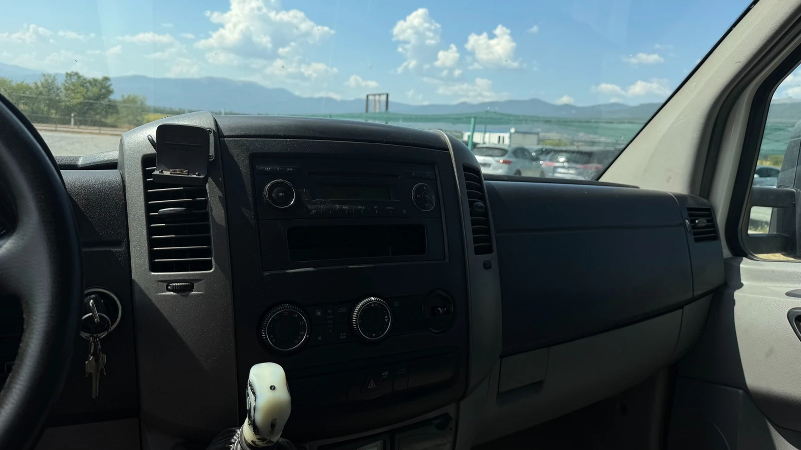 VW Crafter 2.5* 163 к.с* ХЛАДИЛЕН-16 градуса* , снимка 12 - Бусове и автобуси - 55595382