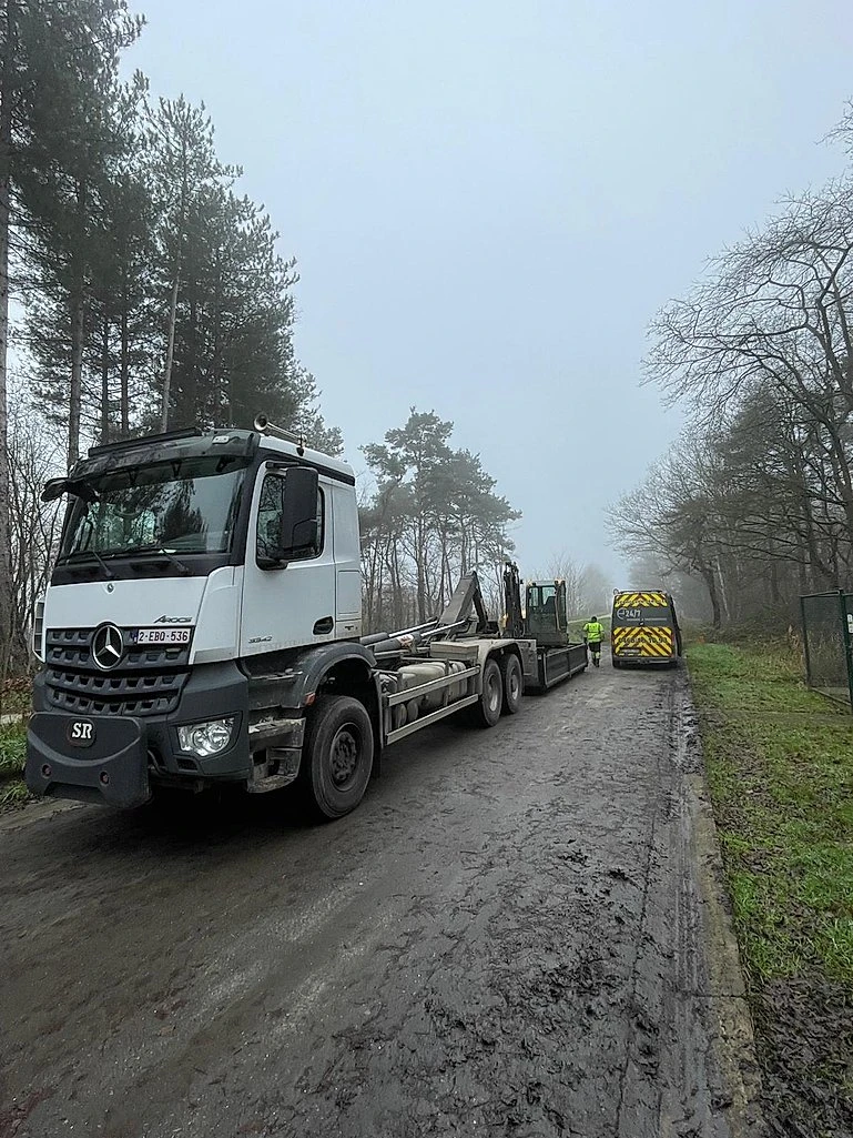 Mercedes-Benz Arocs 2642 HYVA - изображение 3