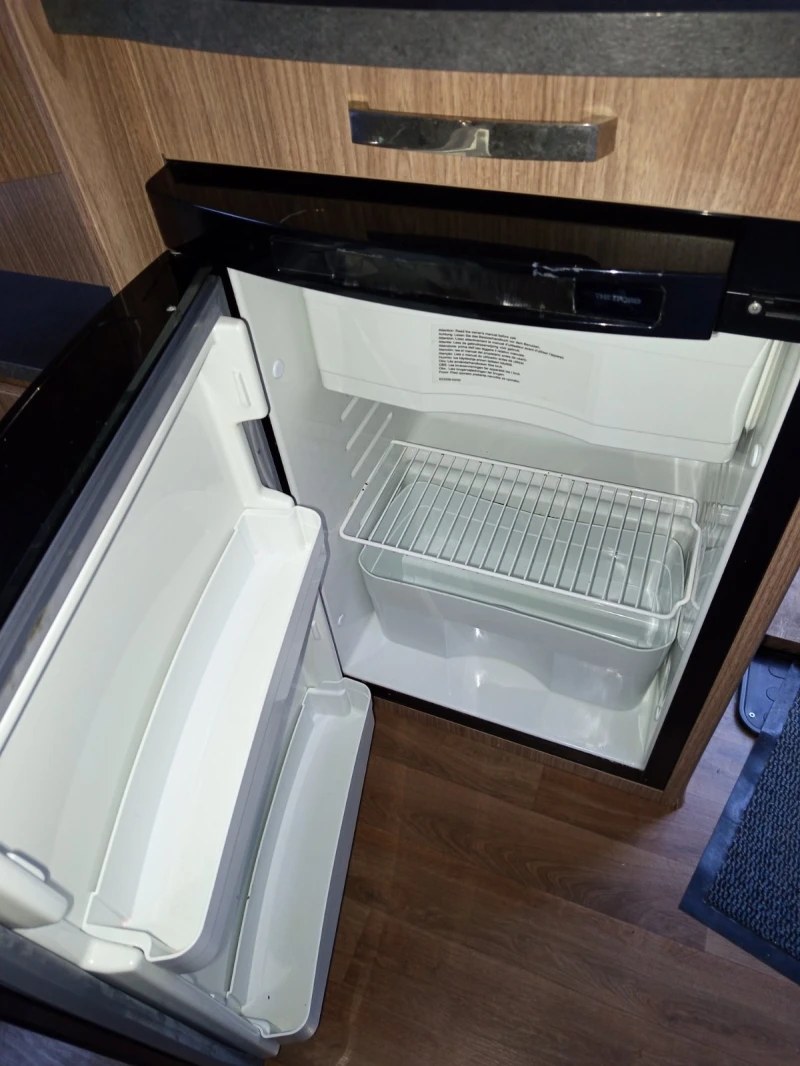 Каравана Coachmen 575/4 VIP, снимка 8 - Каравани и кемпери - 52245303