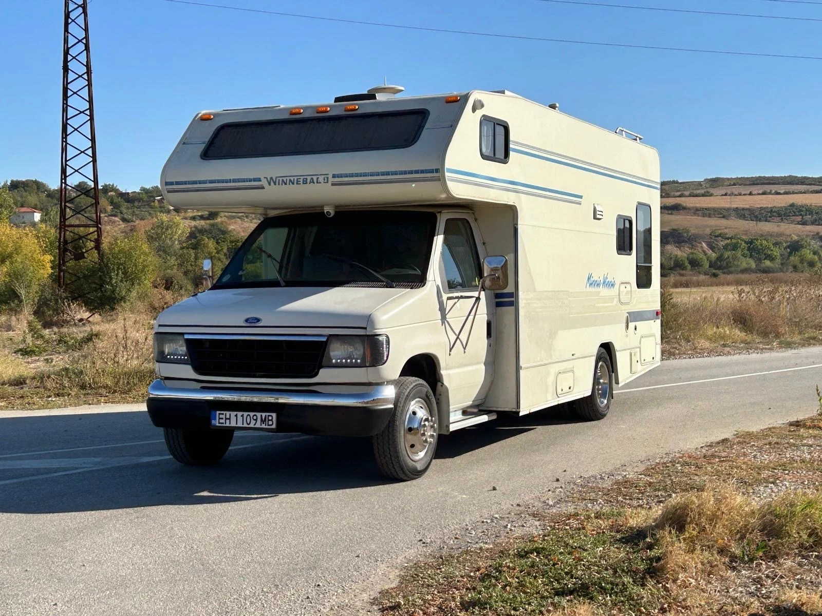 Кемпер Ford Е 350, снимка 10 - Каравани и кемпери - 56348300