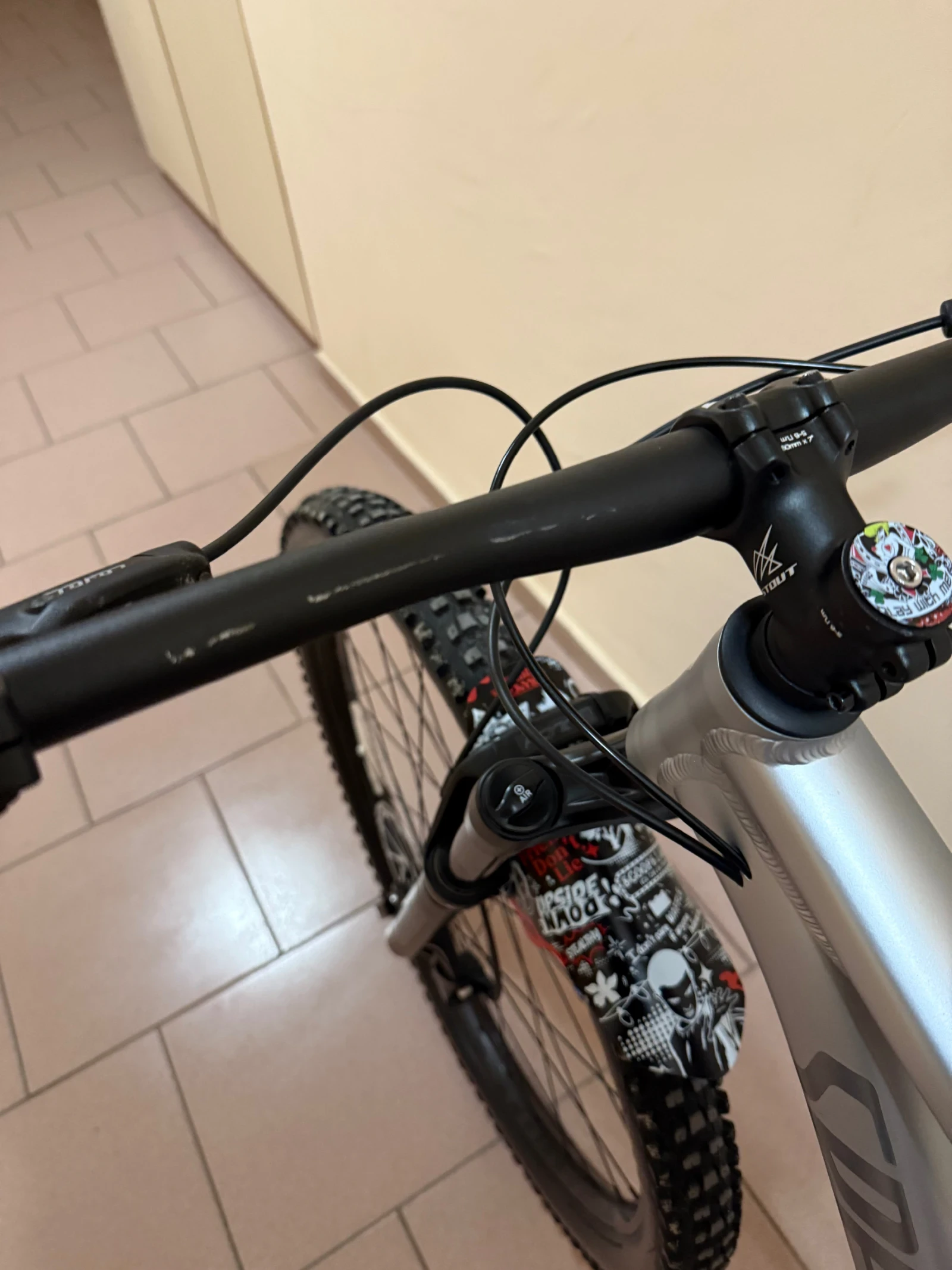��������� Specialized Rockhopper Expert 29 - RockShox & SRAM | Mobile.bg � ����������� 4