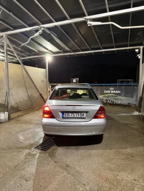 Mercedes-Benz 220, снимка 4