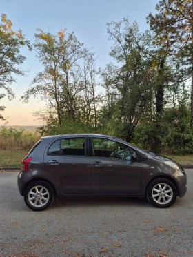 Toyota Yaris 1.0 VVT-i, снимка 3