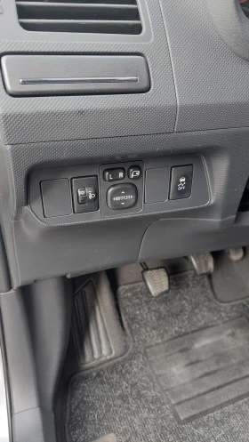 Toyota Auris 1.6i VVTI, снимка 12