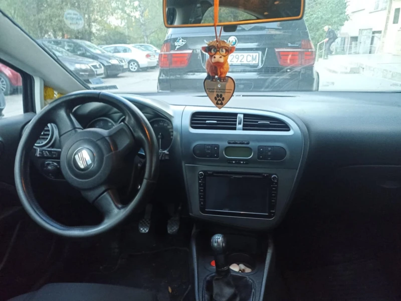 Seat Leon 1.6 Газ, снимка 9 - Автомобили и джипове - 47608675