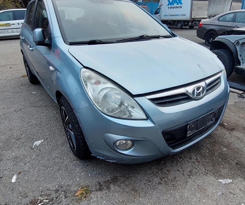 Hyundai I20 1.2 Бензин, снимка 7 - Автомобили и джипове - 48145473