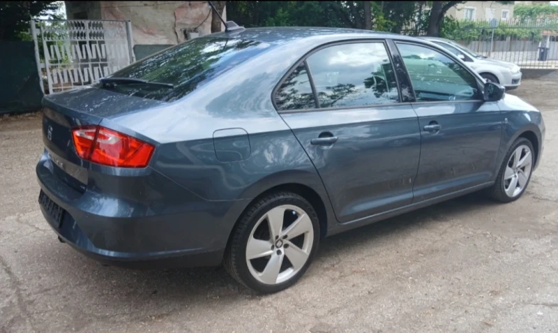 Seat Toledo 1.6 TDI, снимка 4 - Автомобили и джипове - 52229451