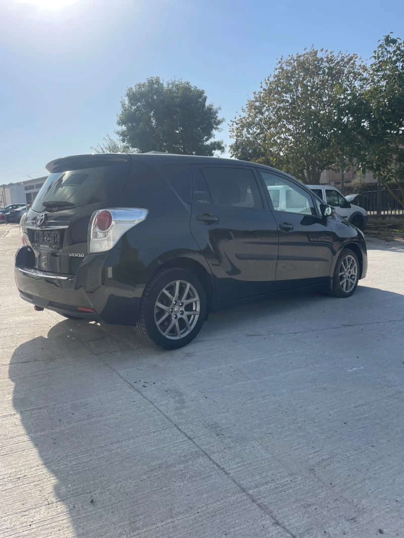 Toyota Verso 2.2D-4D-150к.с. 6+ 1 места, снимка 4 - Автомобили и джипове - 51601150