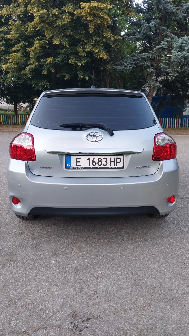 Toyota Auris 1.6i VVTI, снимка 4 - Автомобили и джипове - 52257856