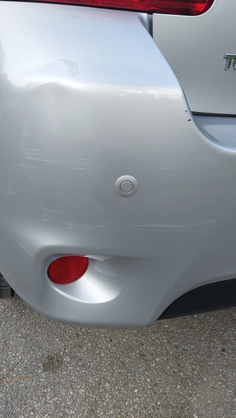 Toyota Auris 1.6i VVTI, снимка 5 - Автомобили и джипове - 52257856