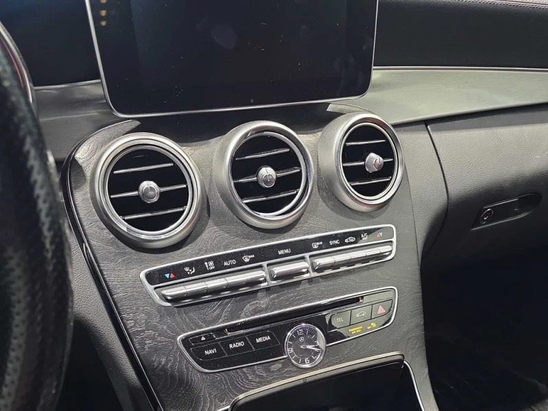 Mercedes-Benz C 300 * CARFAX * ЦЕНА ДО БГ, снимка 9 - Автомобили и джипове - 53206336