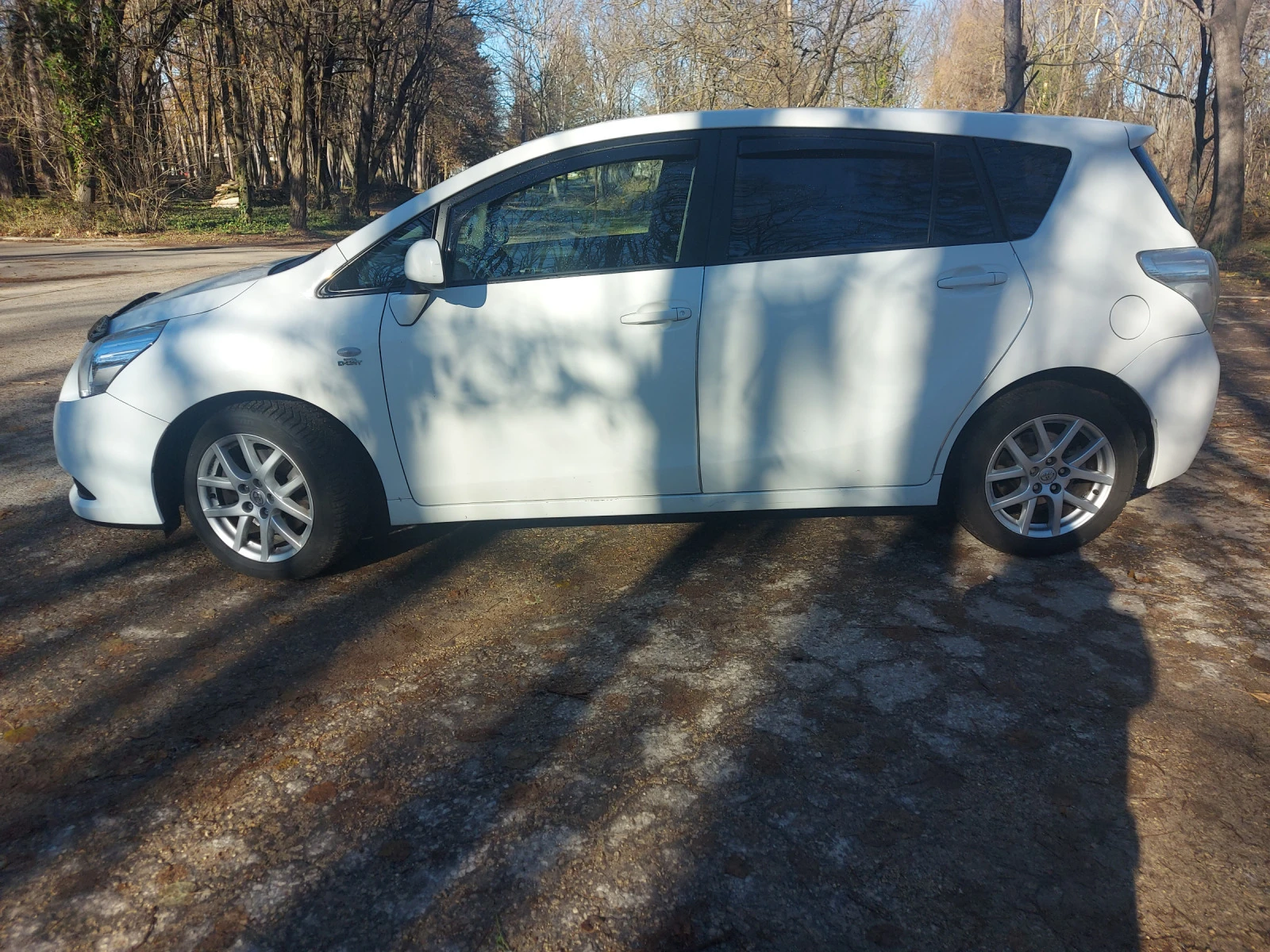 Toyota Verso 2.2 d-cat - изображение 4