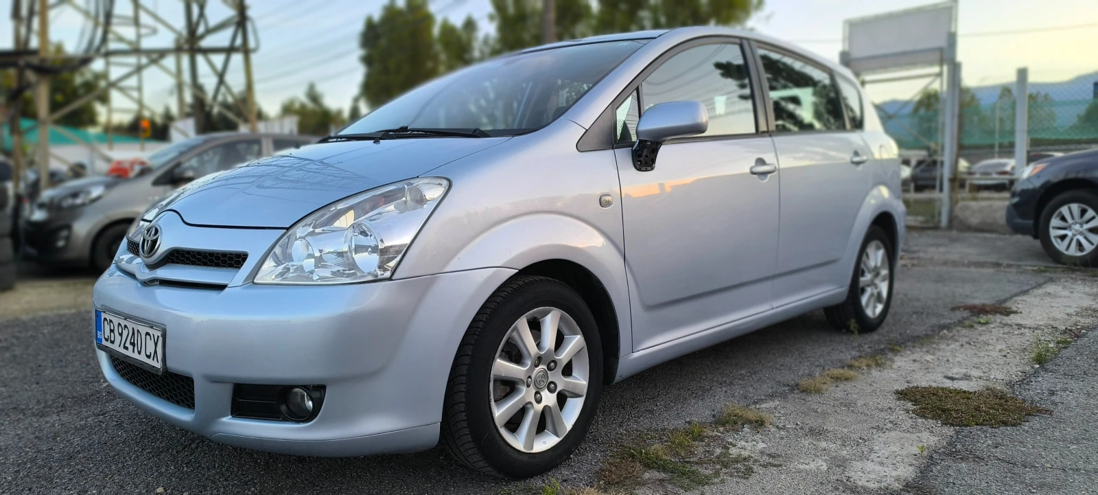 Toyota Corolla verso 1.8-ГАЗ-7м - [1] 