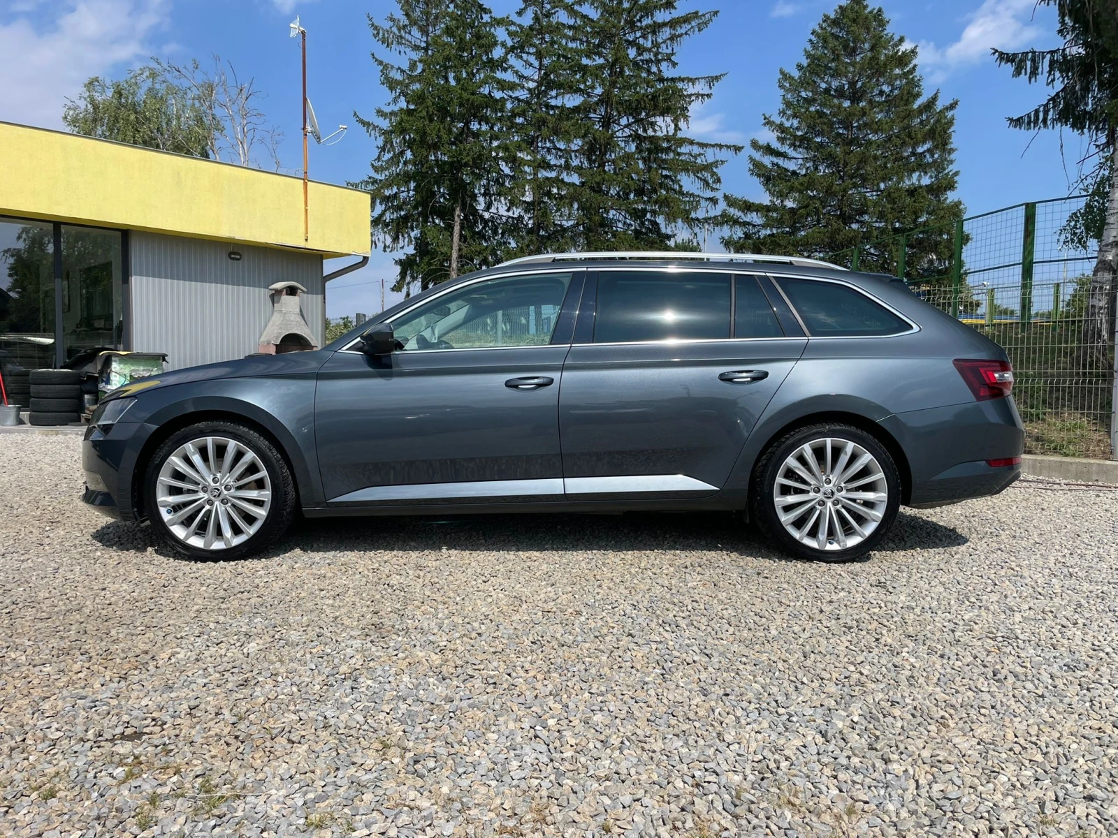 Skoda Superb /2.0TDI/4X4/190 - изображение 8