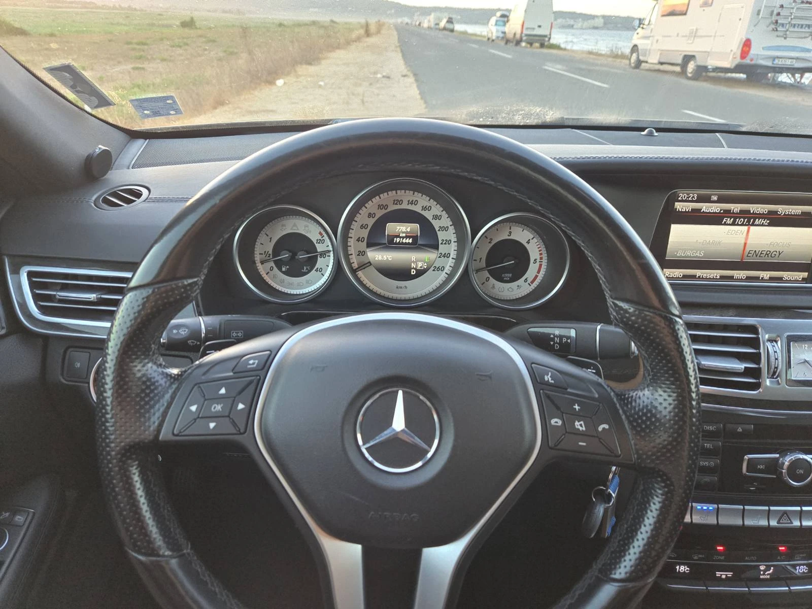 Mercedes-Benz E 350  - изображение 9
