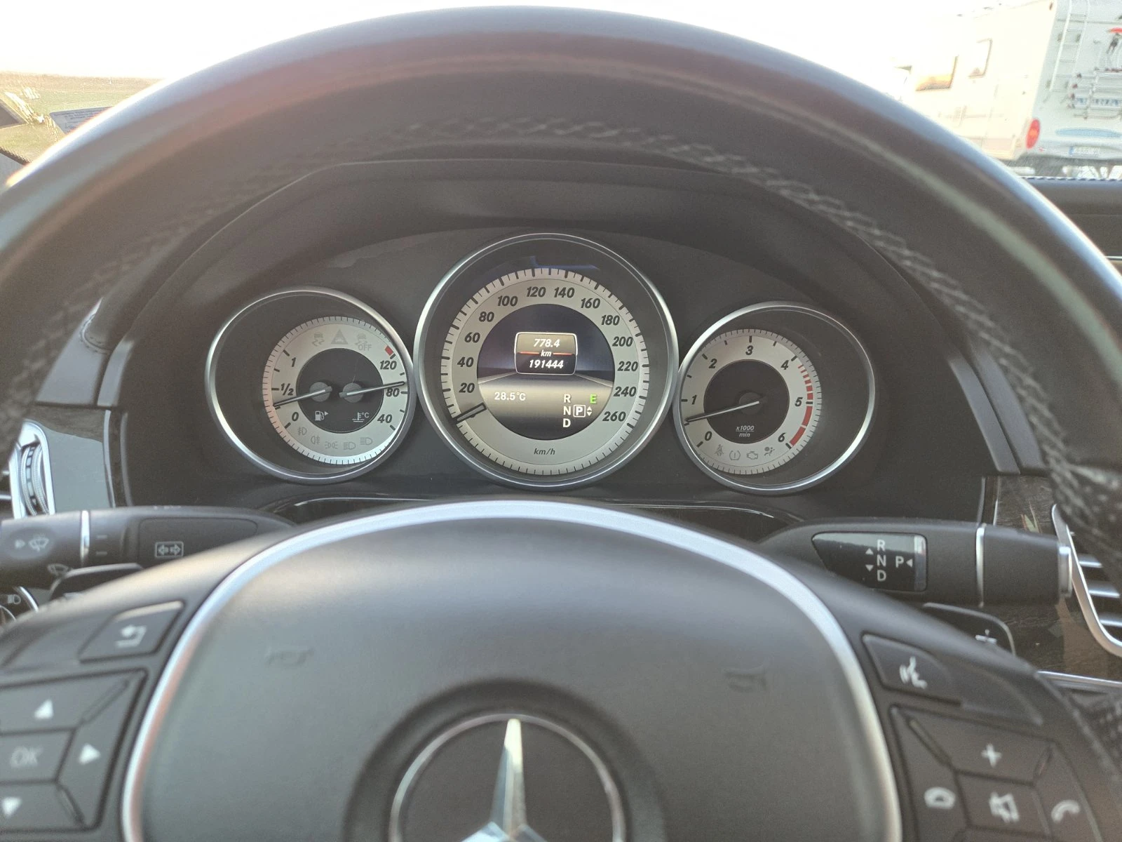 Mercedes-Benz E 350  - изображение 10