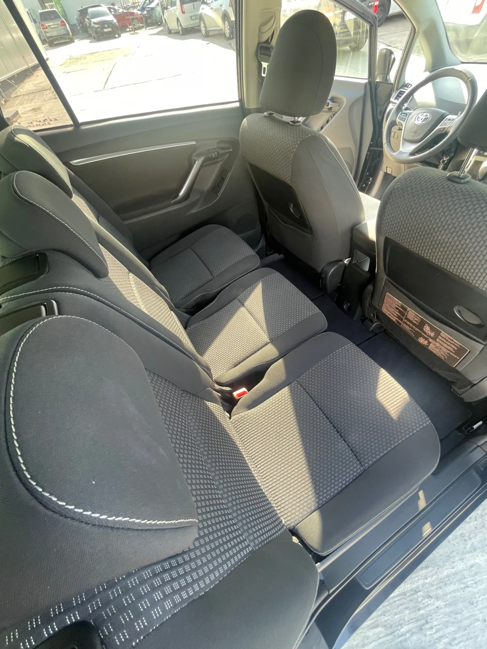 Toyota Verso 2.2D-4D-150к.с. 6+ 1 места | Mobile.bg — изображение 11