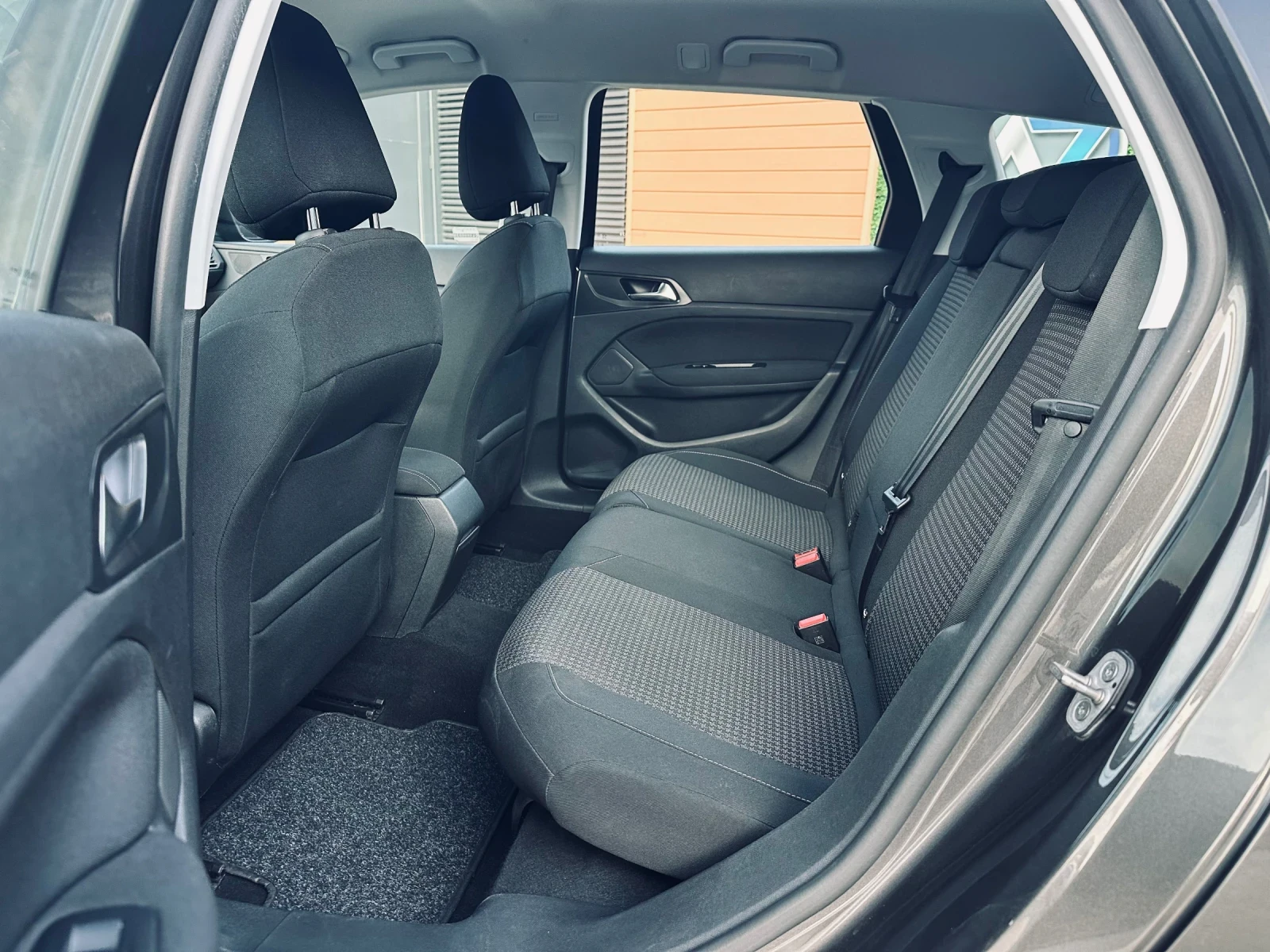 Peugeot 308 1.5 HDI - изображение 10