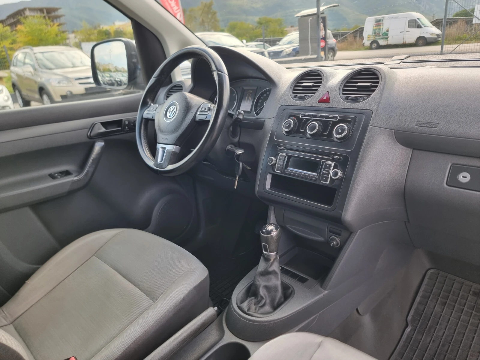 VW Caddy 2.0TDI  | Mobile.bg — изображение 13