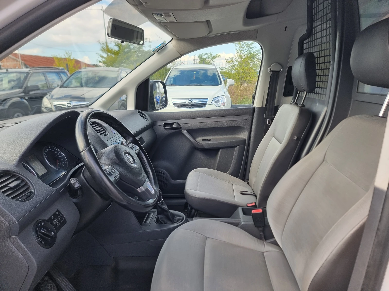VW Caddy 2.0TDI  | Mobile.bg — изображение 11