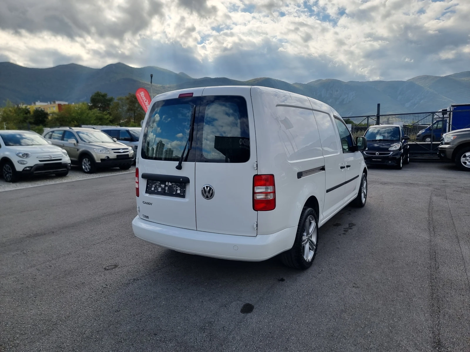 VW Caddy 2.0TDI  - изображение 6