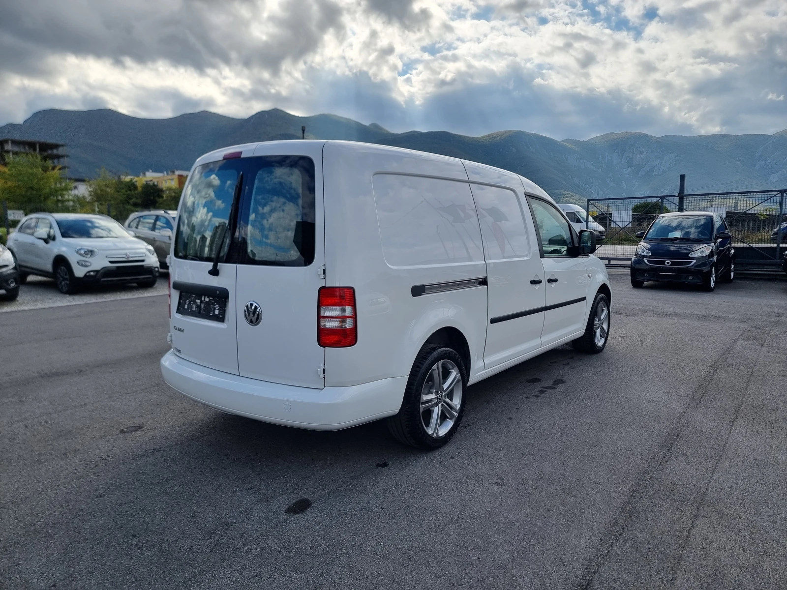 VW Caddy 2.0TDI  - изображение 7
