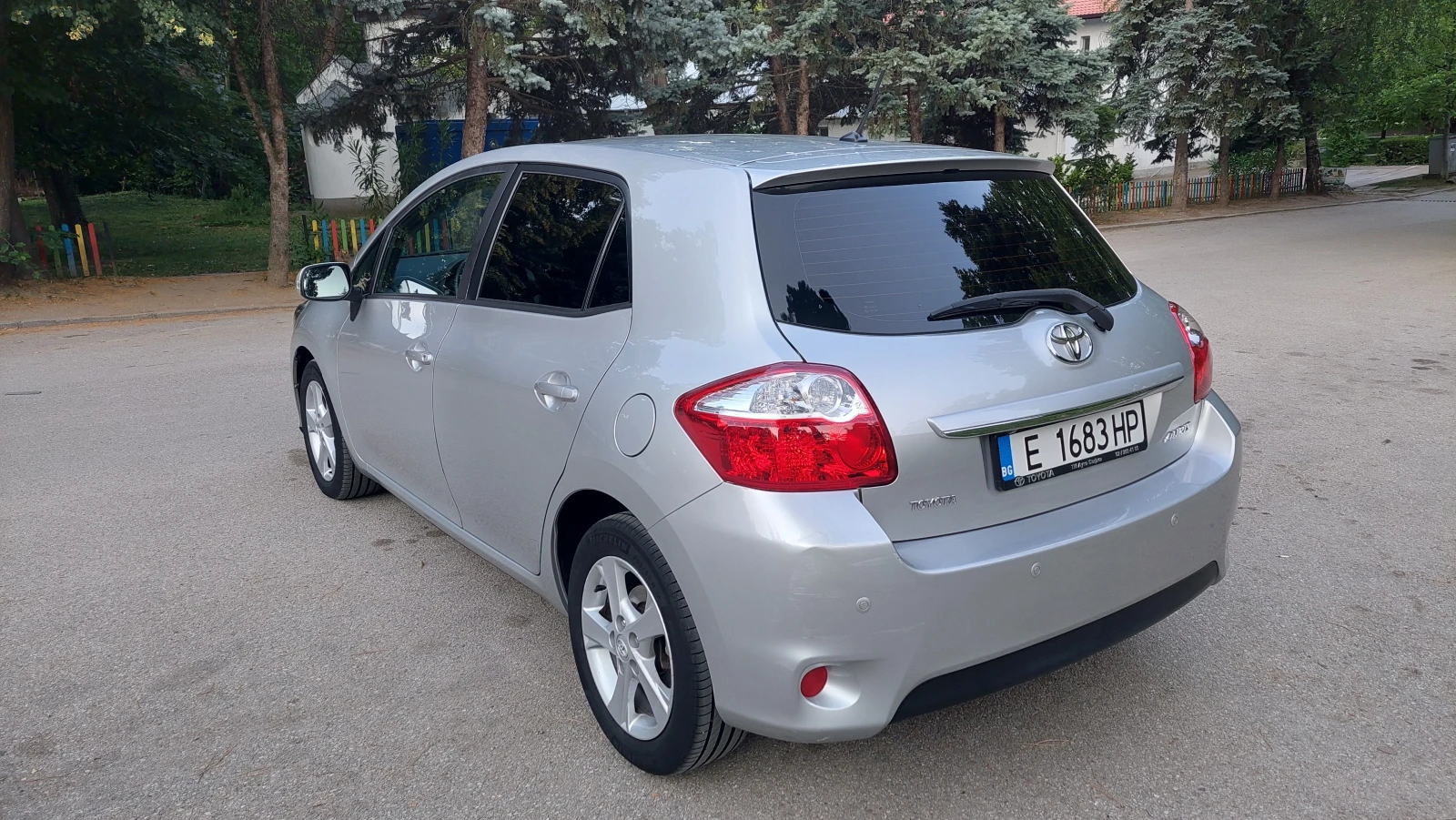 Toyota Auris 1.6i VVTI - изображение 3