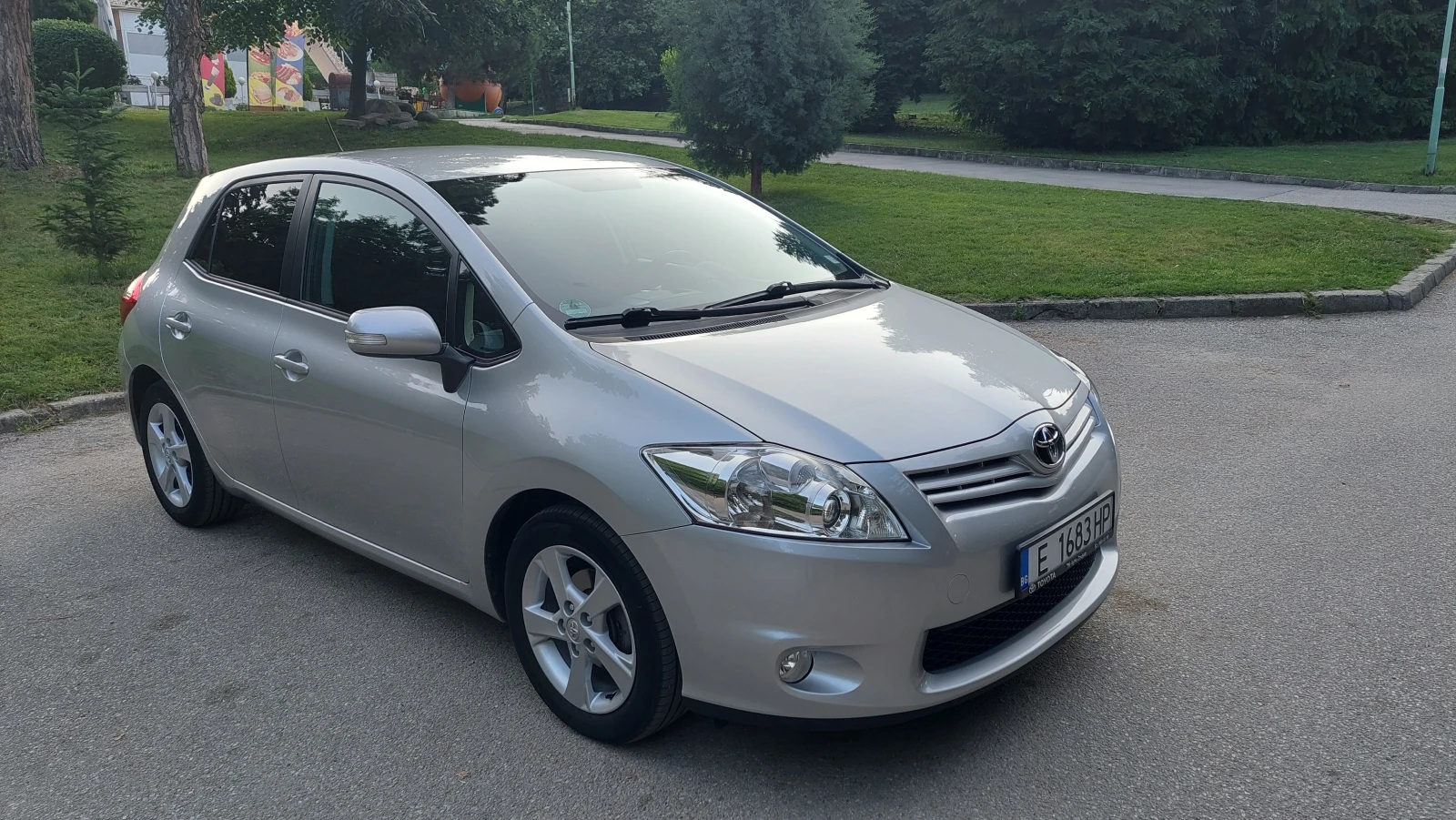 Toyota Auris 1.6i VVTI - изображение 9