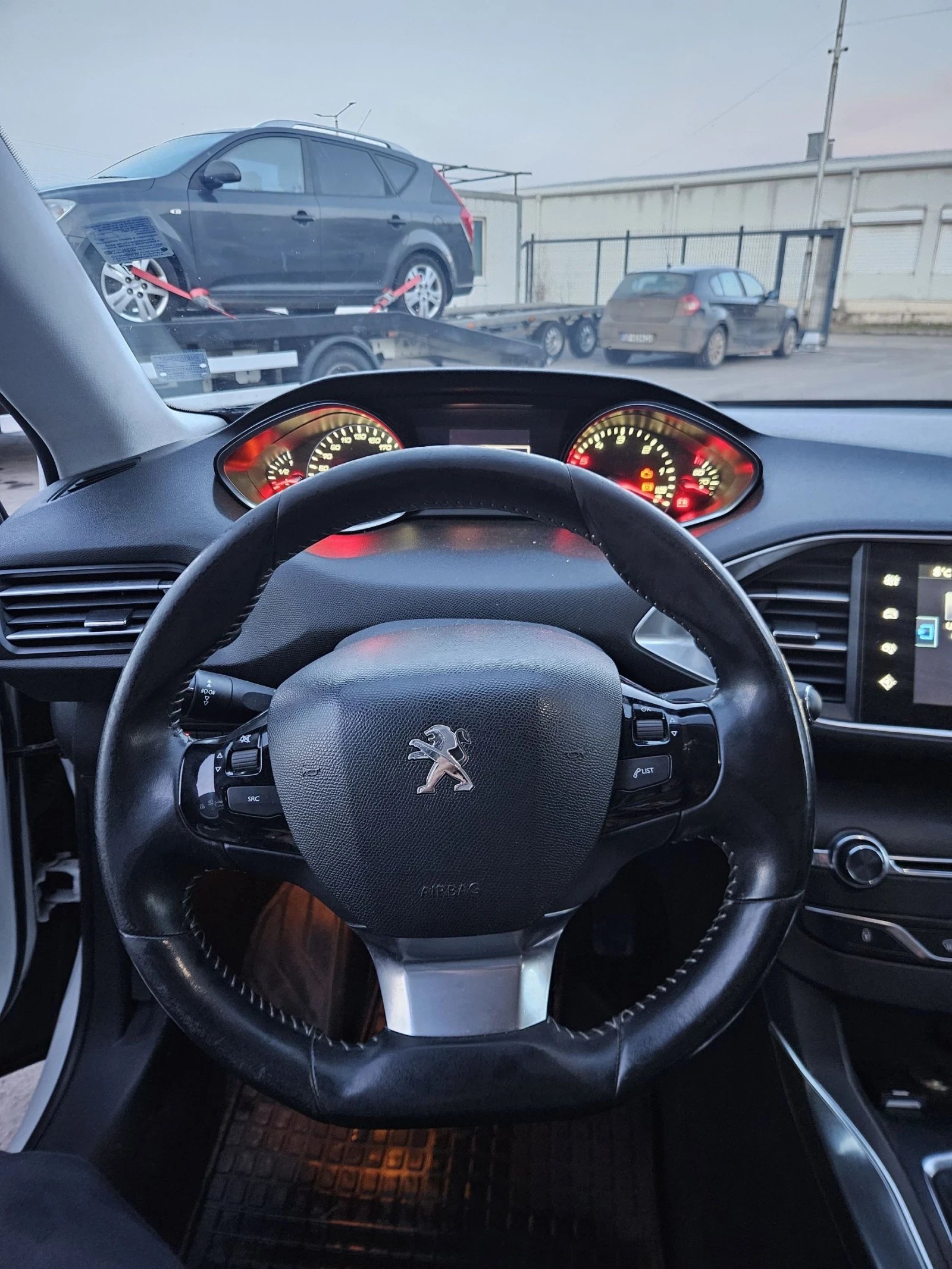 Peugeot 308  - изображение 8