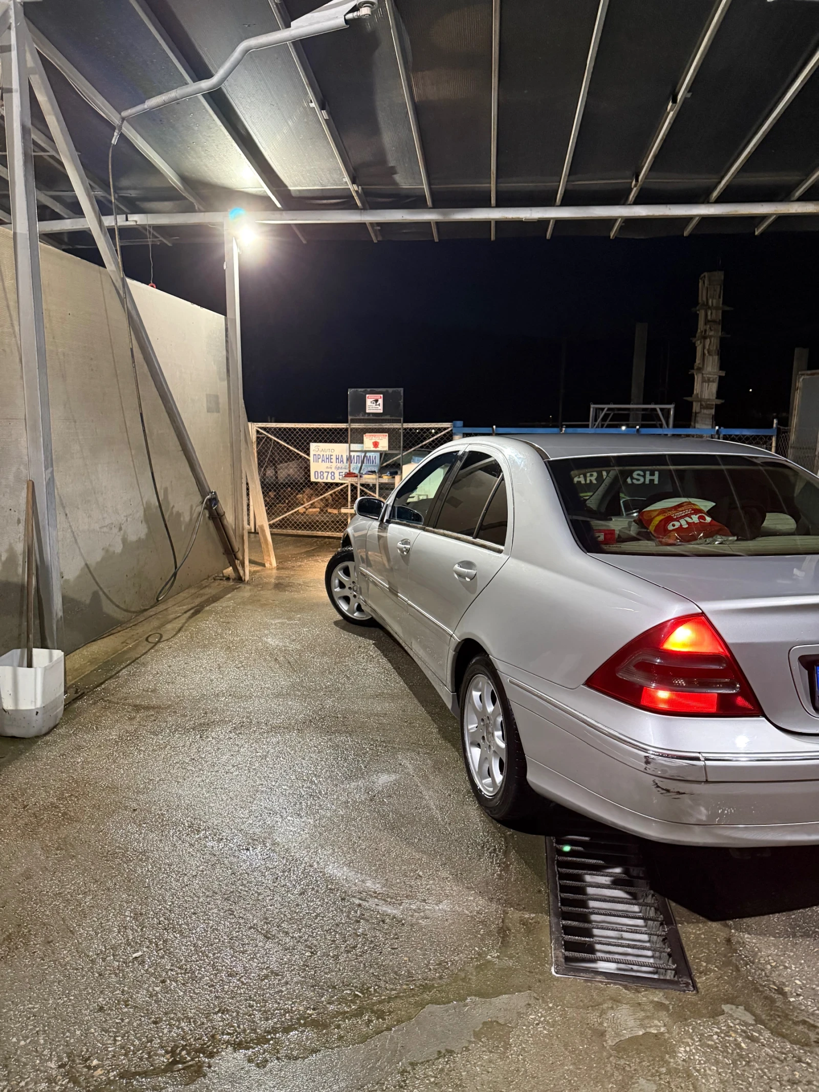 Mercedes-Benz 220, снимка 2 - Автомобили и джипове - 53878313