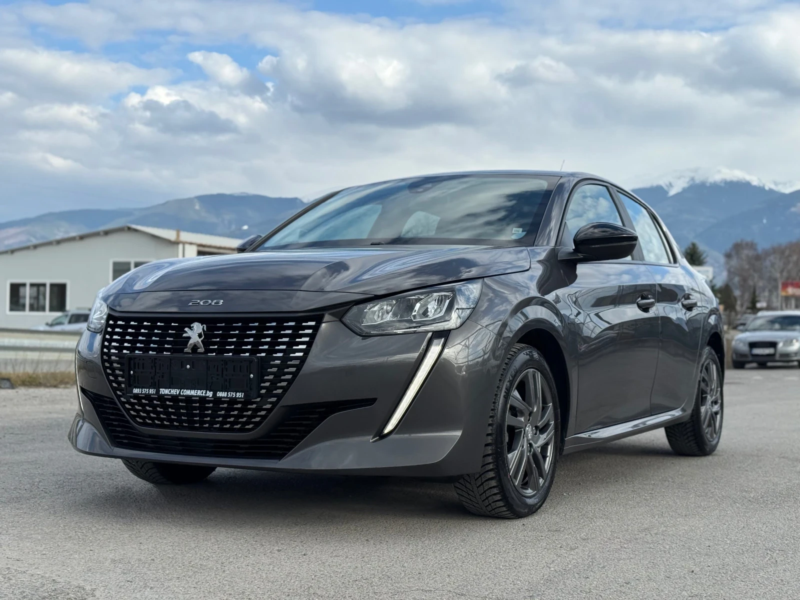 Peugeot 208 1.2i-97.000km-ALLURE-LED-XENON-BI XENON-CAR PLAY, снимка 3 - Автомобили и джипове - 53982339