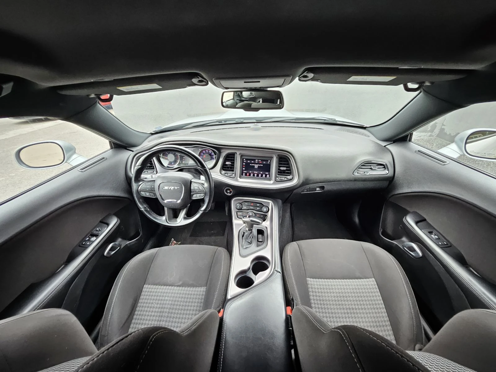 Dodge Challenger 5.7L R/T V8 HEMI, снимка 11 - Автомобили и джипове - 54037455