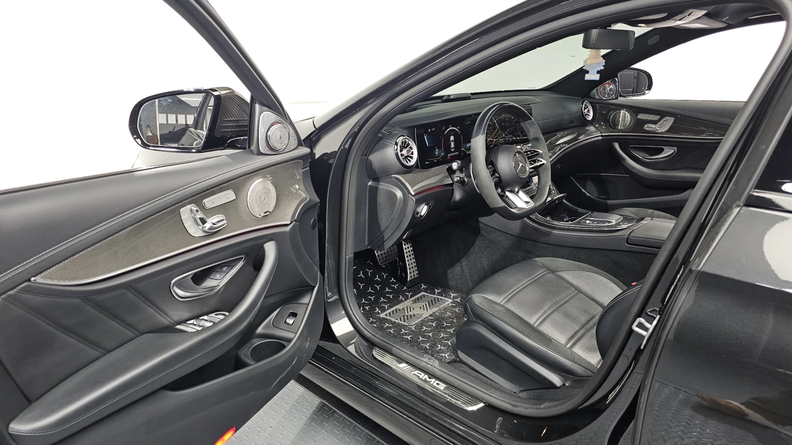 Mercedes-Benz E 53 AMG SOFT-CLOSE* HEAD-UP* DISTRONIK* 360* ОБДУХ* КРАЙНА, снимка 9 - Автомобили и джипове - 54701950