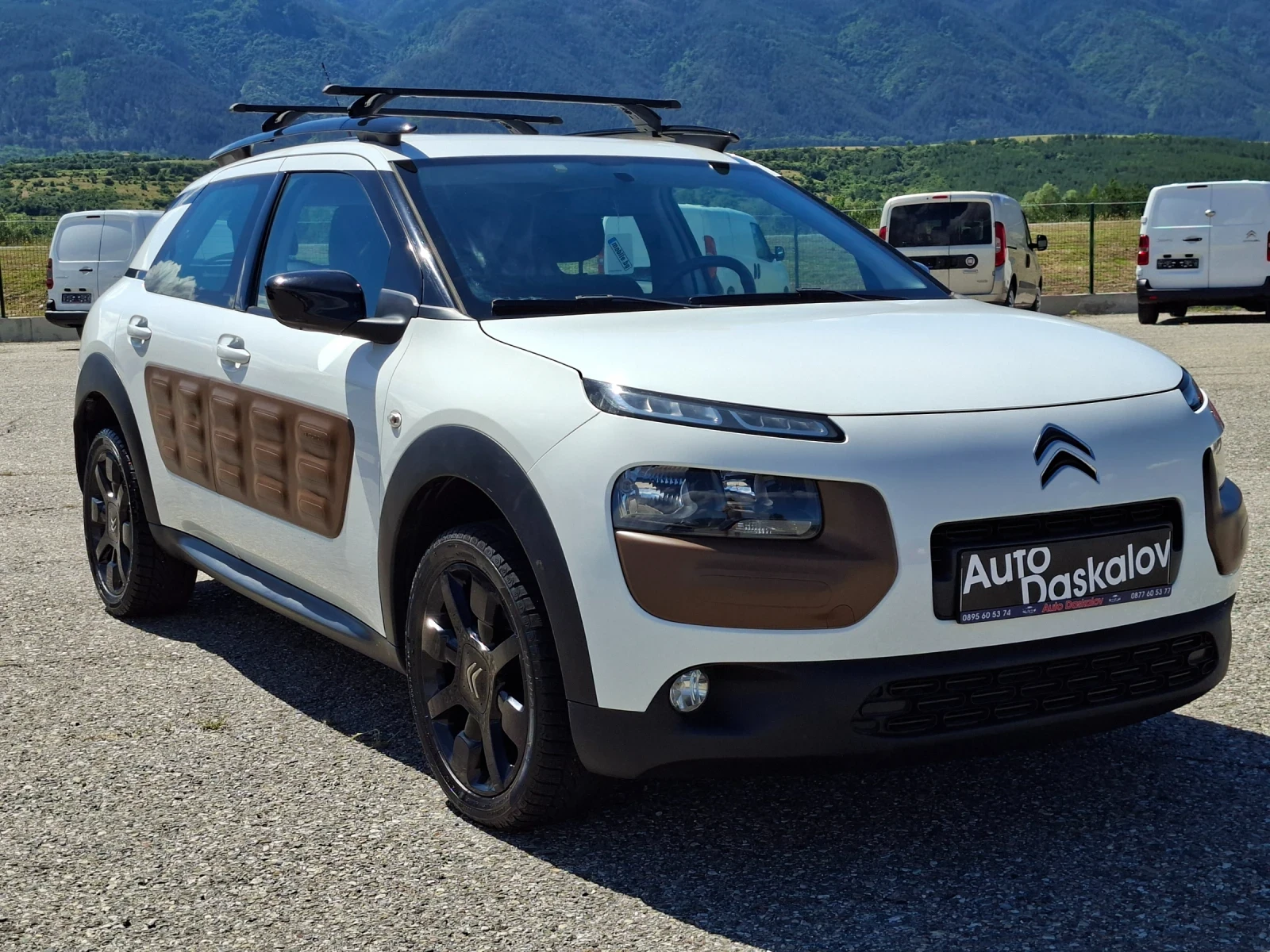 Citroen C4 Cactus 1, 6 hdi, снимка 15 - Автомобили и джипове - 54917385