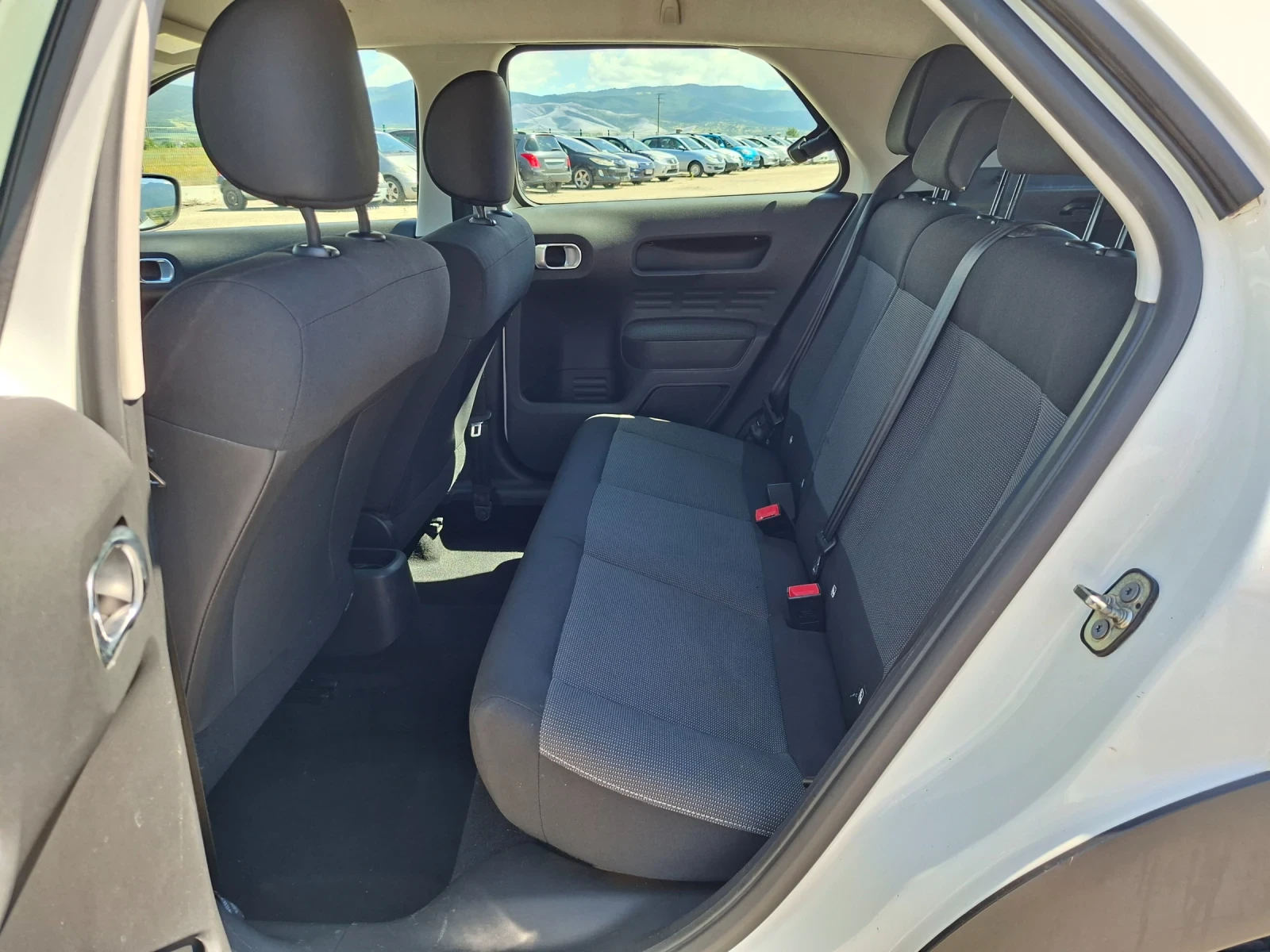 Citroen C4 Cactus 1, 6 hdi, снимка 10 - Автомобили и джипове - 54917385