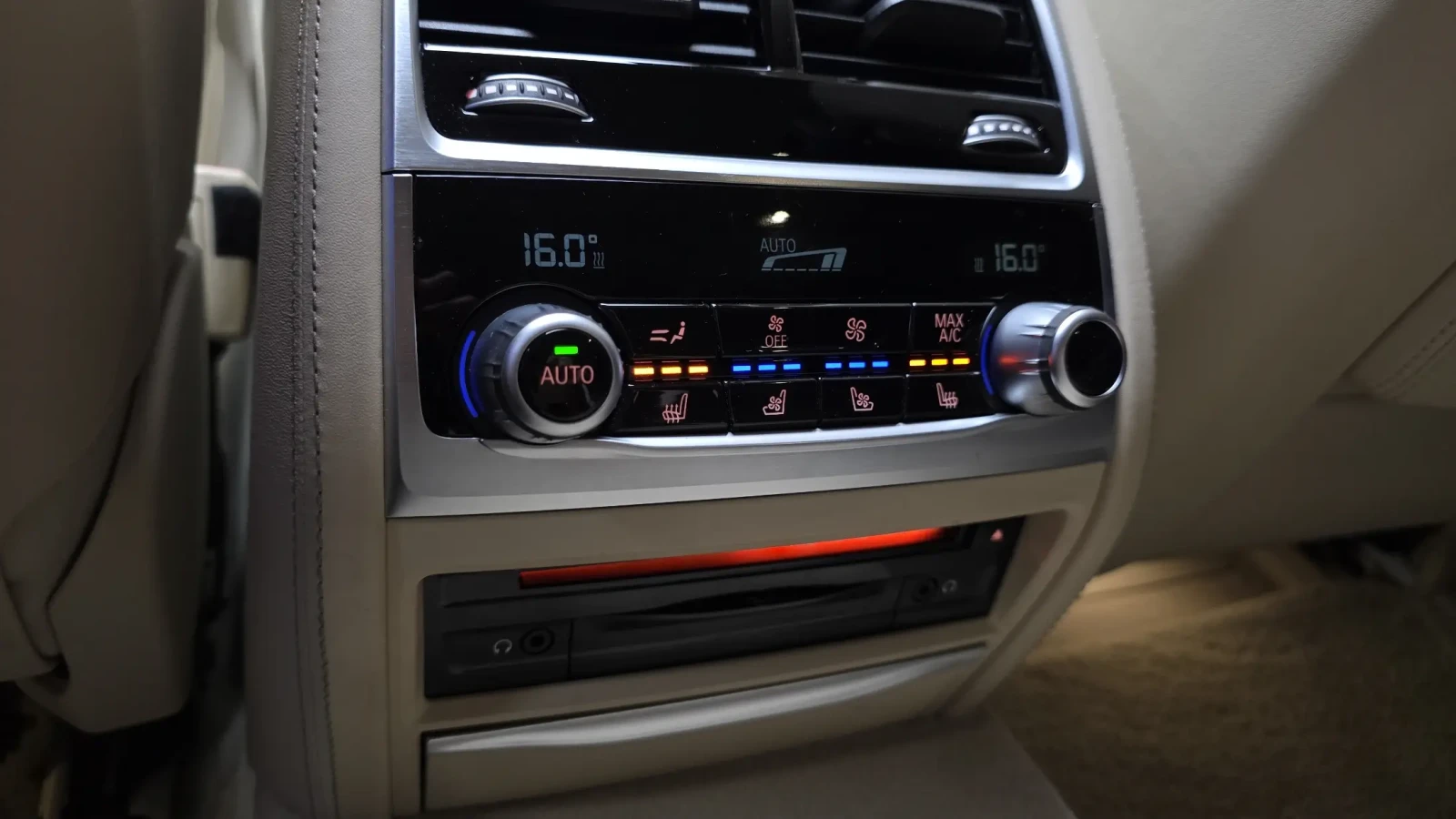 BMW 750 LI XDRIVE/HEAD UP/360/EKPAHИ/FIRST CLASS/PANO, снимка 14 - Автомобили и джипове - 55037399