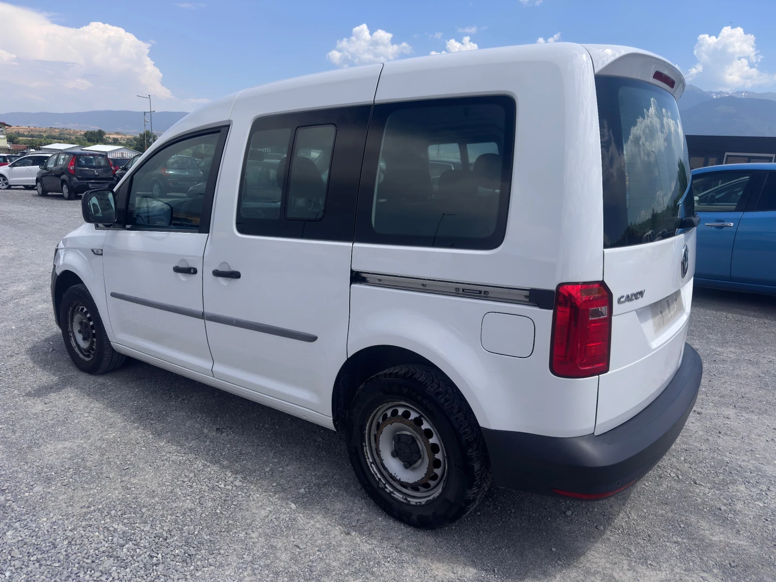 VW Caddy 2.0TDI Седалково/EURO6B/NAVIGATION, снимка 6 - Автомобили и джипове - 55101812