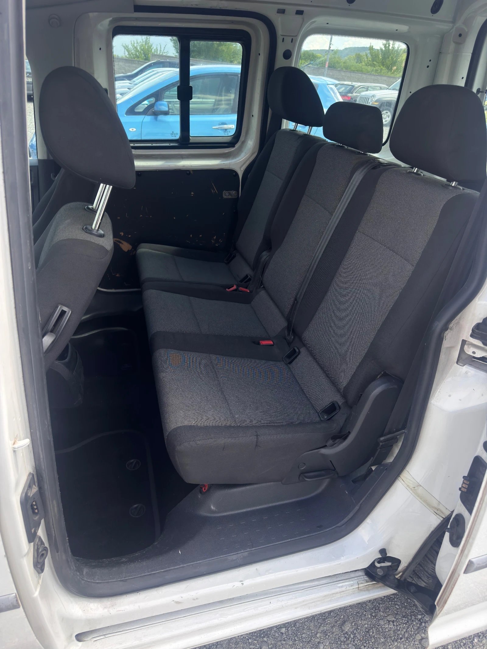 VW Caddy 2.0TDI Седалково/EURO6B/NAVIGATION, снимка 12 - Автомобили и джипове - 55101812