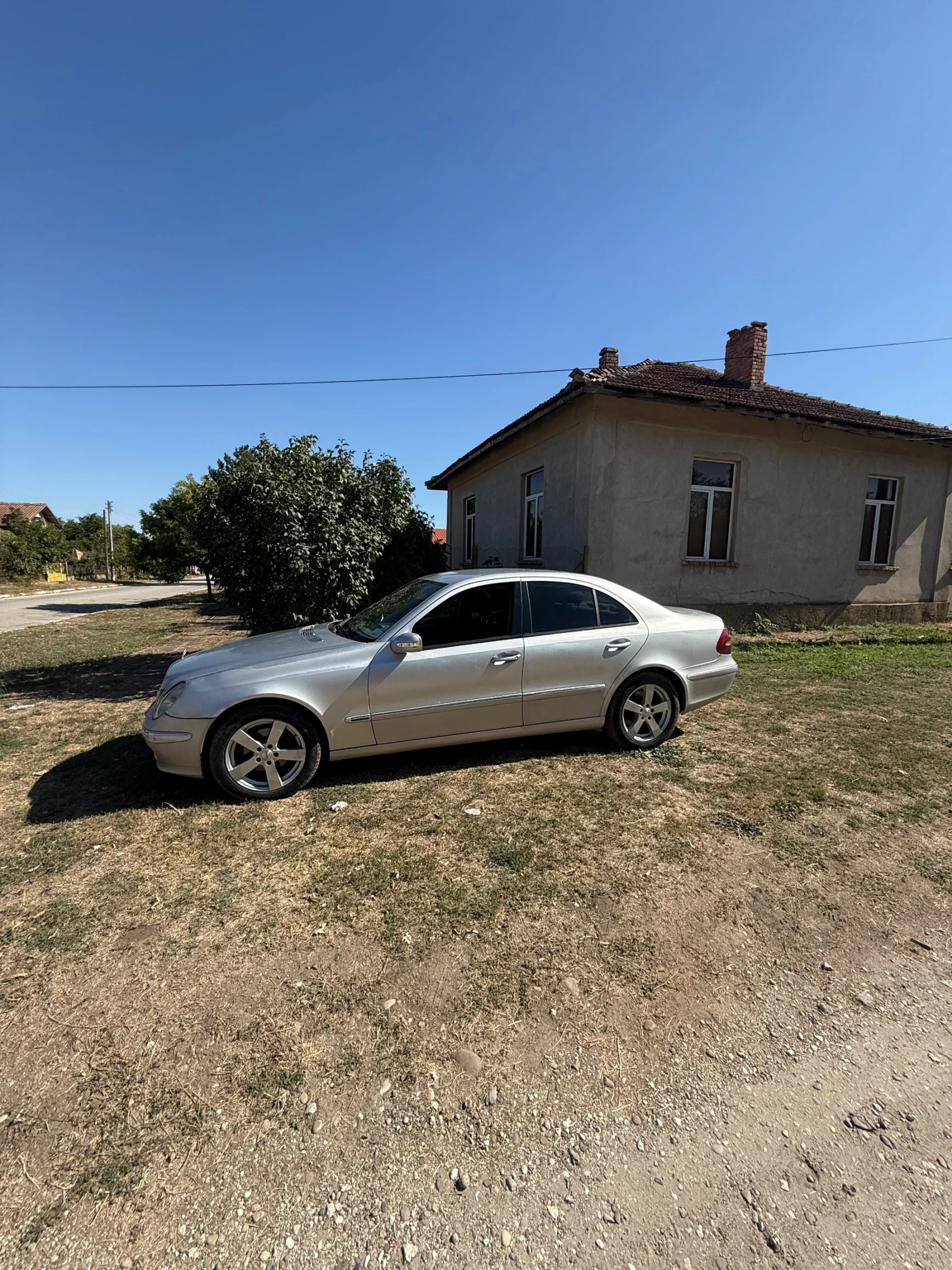 Mercedes-Benz E 270, снимка 2 - Автомобили и джипове - 55166333