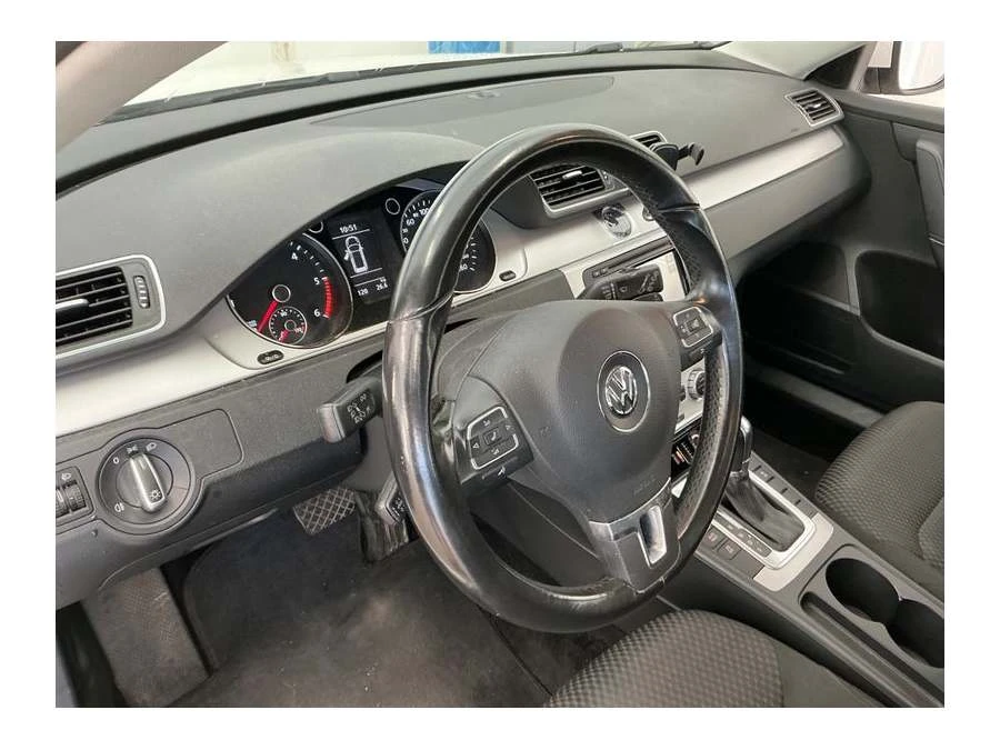 VW Passat Passat 2.0 TDI Trendline BlueMotion Tech, снимка 14 - Автомобили и джипове - 55382775