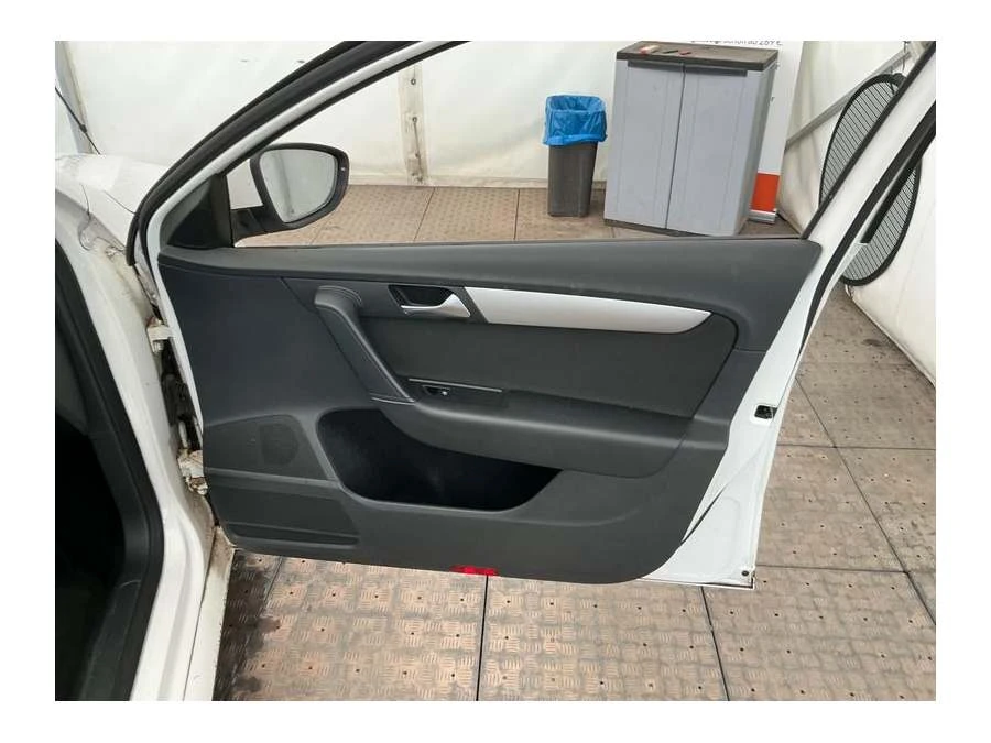 VW Passat Passat 2.0 TDI Trendline BlueMotion Tech, снимка 12 - Автомобили и джипове - 55382775