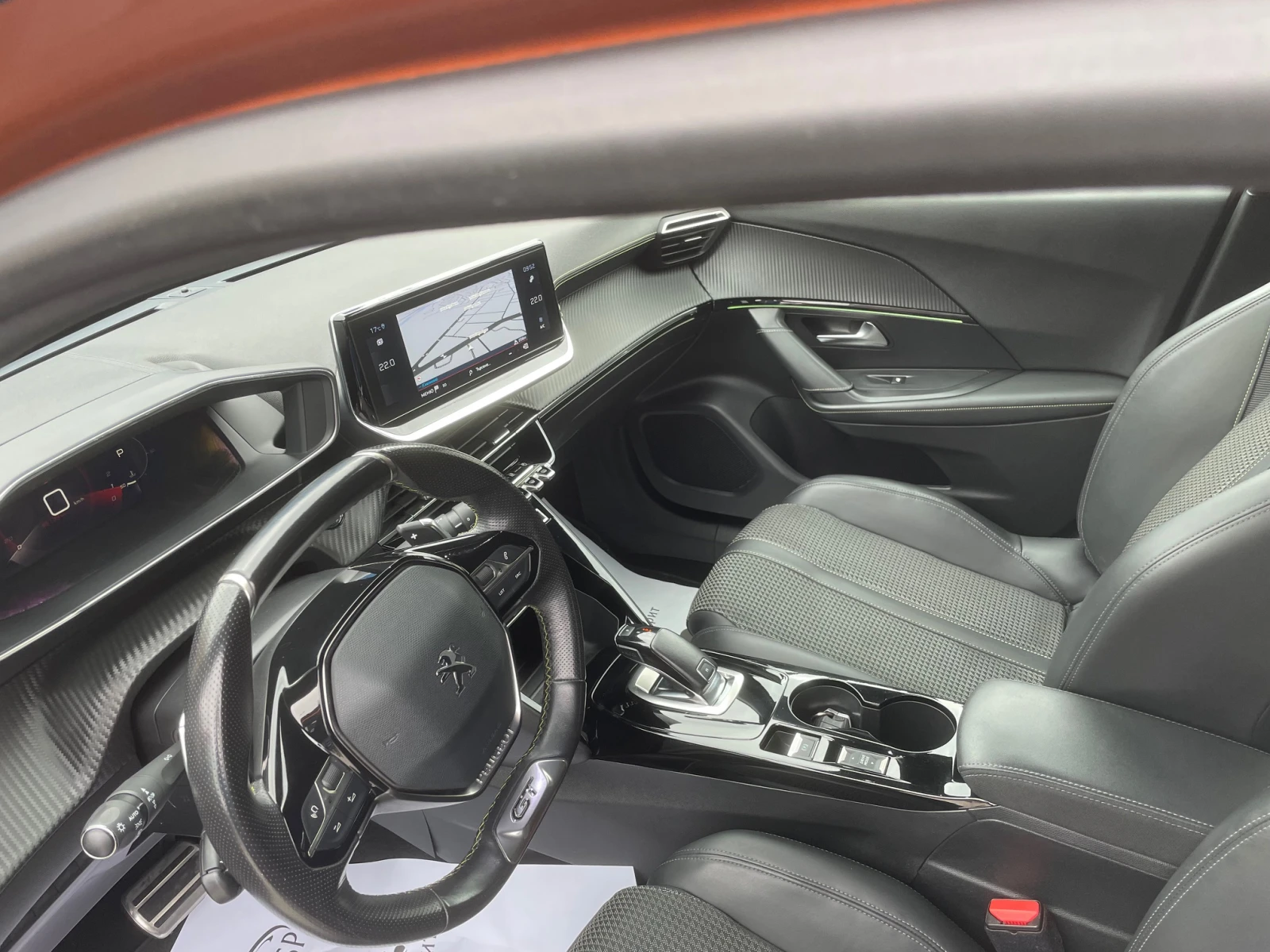 Peugeot 2008 GT 1.2 PureTech 130 EAT8 , снимка 10 - Автомобили и джипове - 55474982