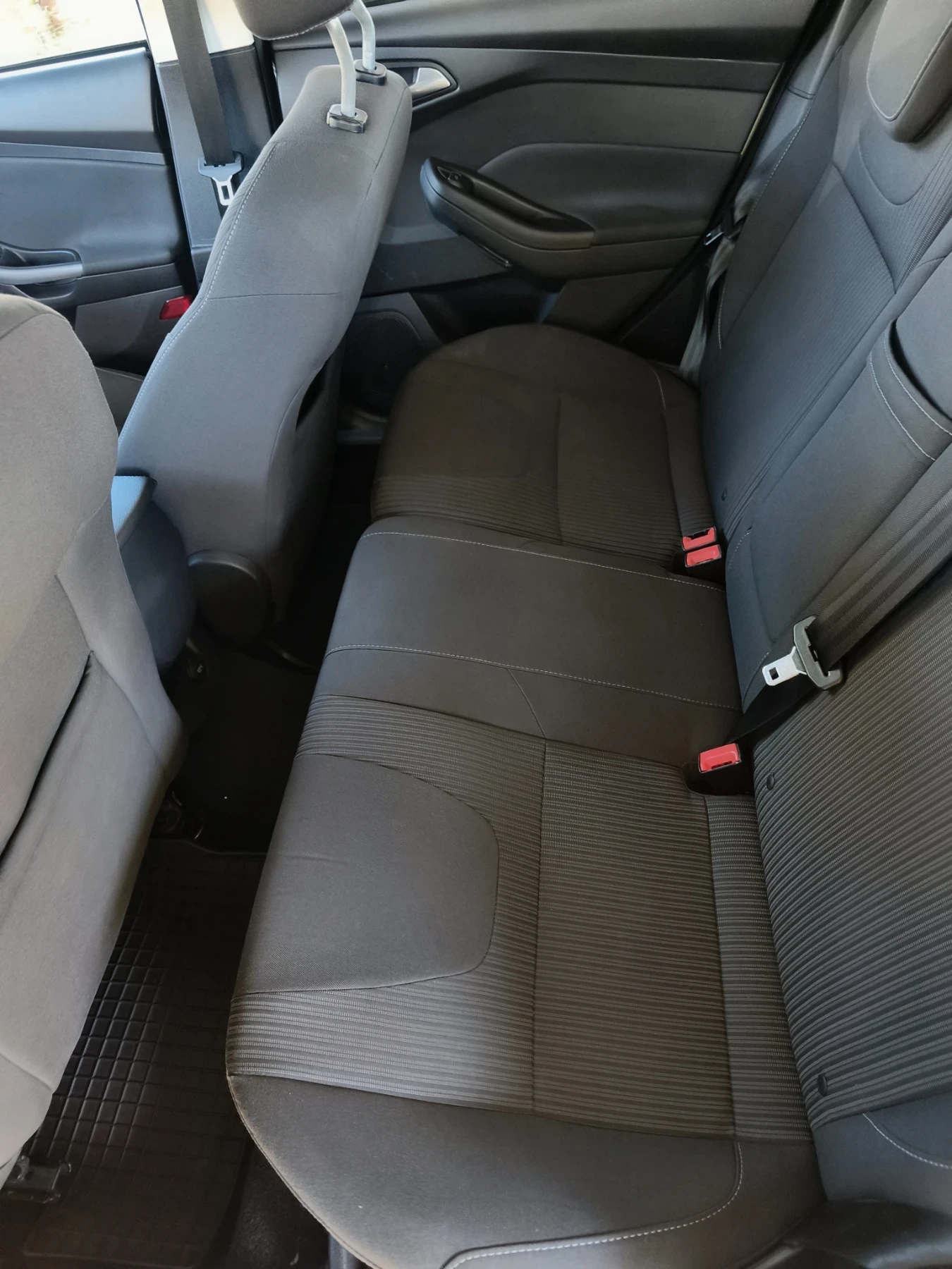 Ford Focus MK 3 TITANIUM 1.6 TDCI, снимка 15 - Автомобили и джипове - 55982170