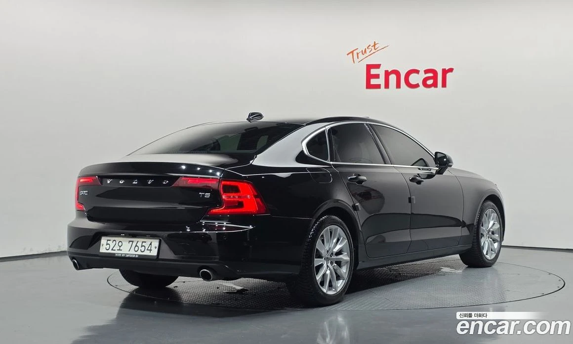 Volvo S90 T5 Momentum, снимка 2 - Автомобили и джипове - 56123194