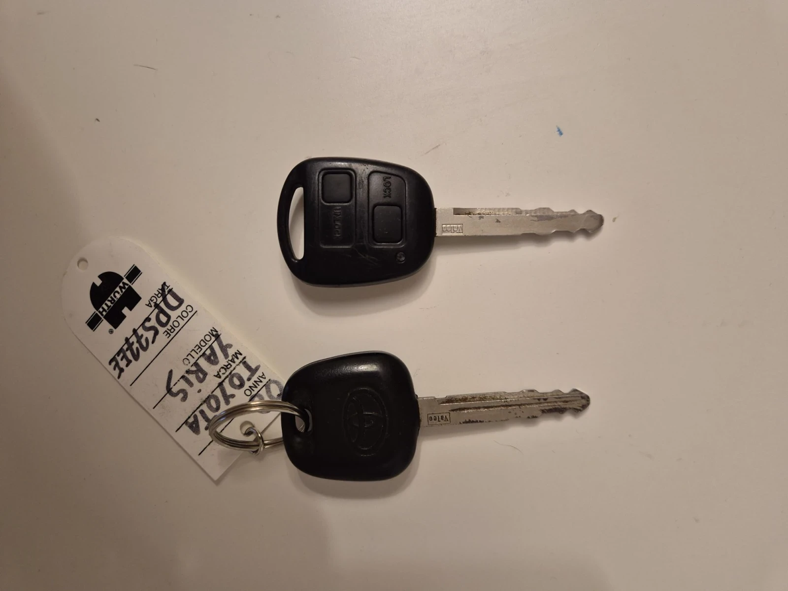 Toyota Yaris 1.0 VVT-i, снимка 17 - Автомобили и джипове - 56154618