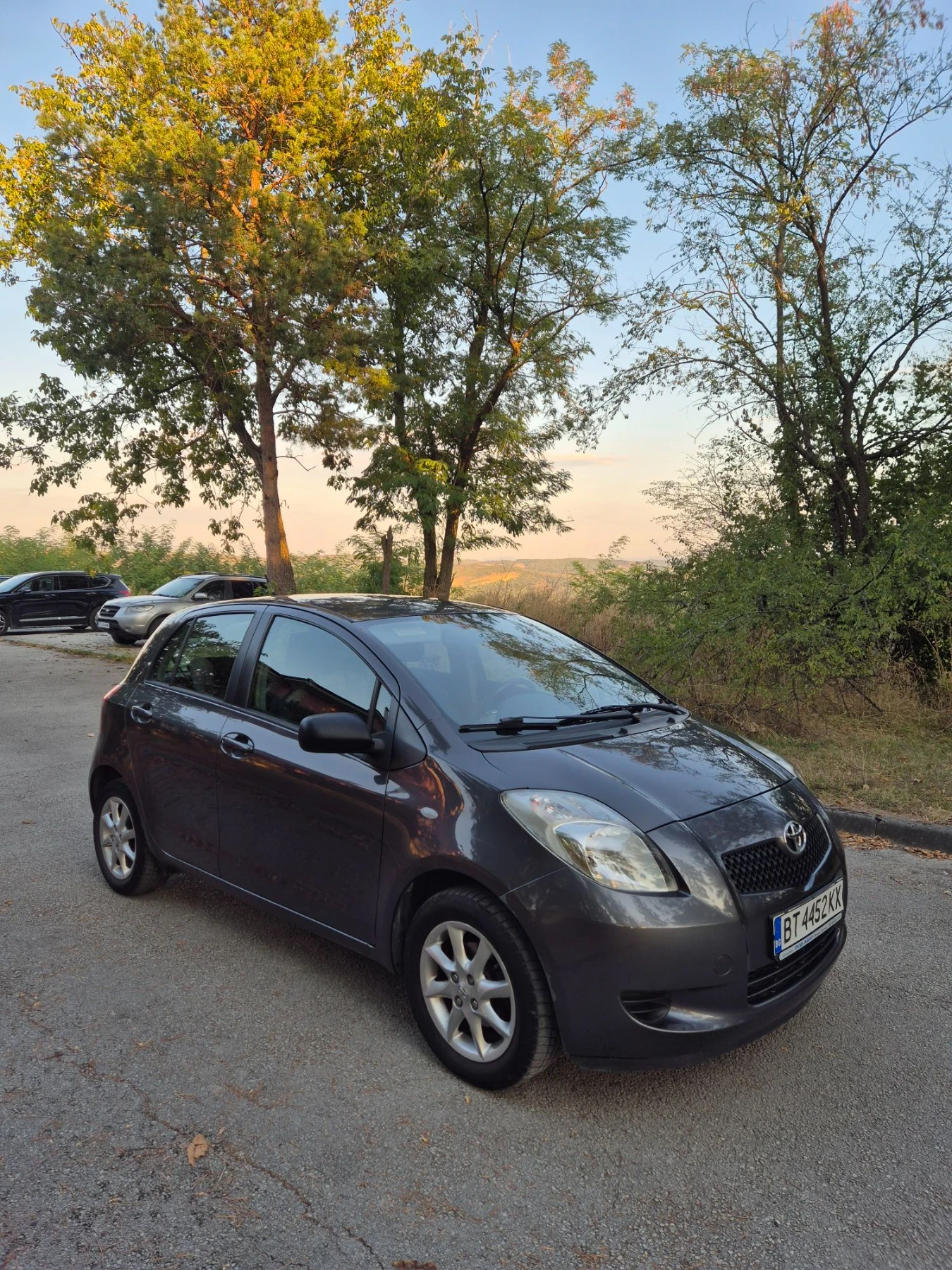 Toyota Yaris 1.0 VVT-i, снимка 2 - Автомобили и джипове - 56154618