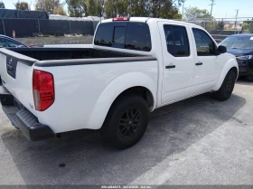 Nissan Frontier 4.0l Sv, снимка 4